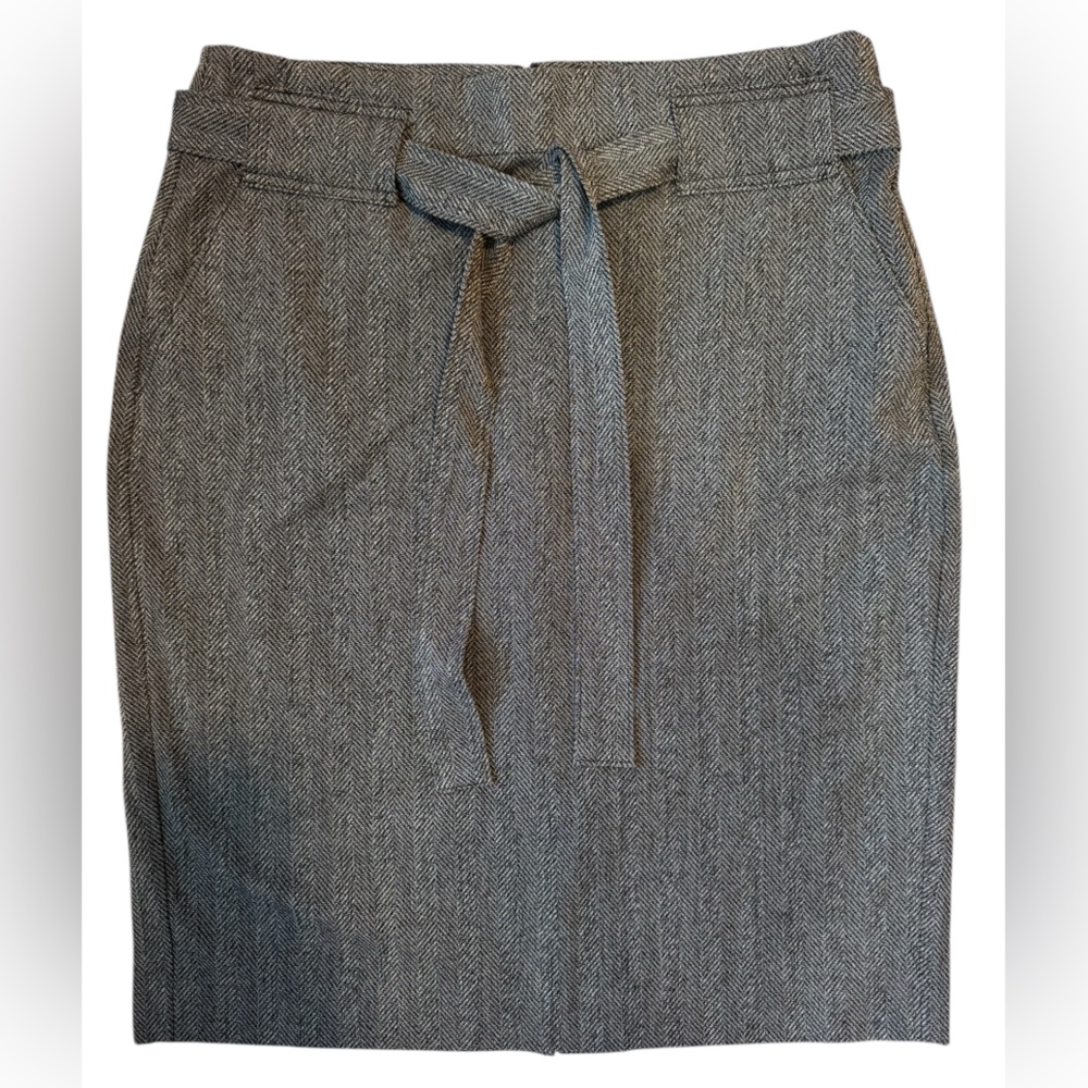 Pre own Pencil cut skirt, Banana Republic size 10,